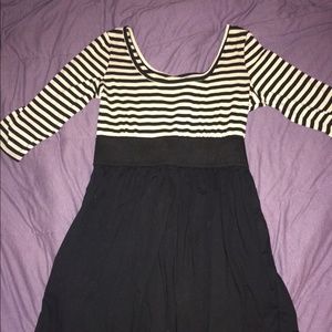 Cute dress! Very good condition!!
