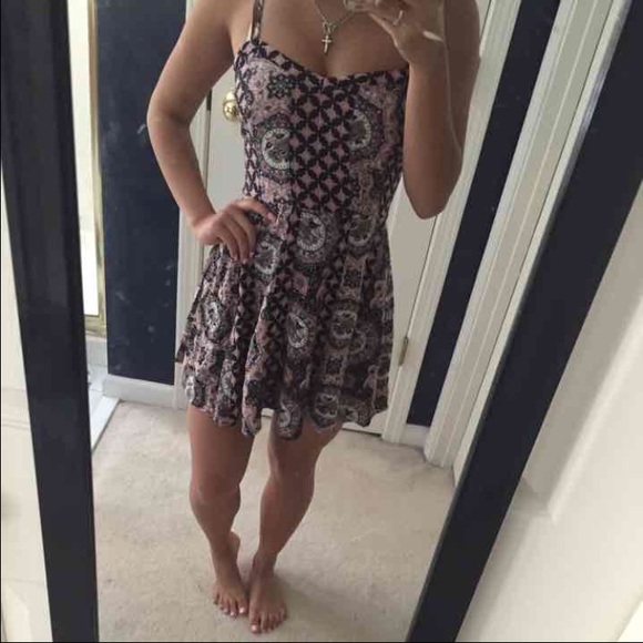 ❗️ISO❗️👀 Aeropostale paisley dress