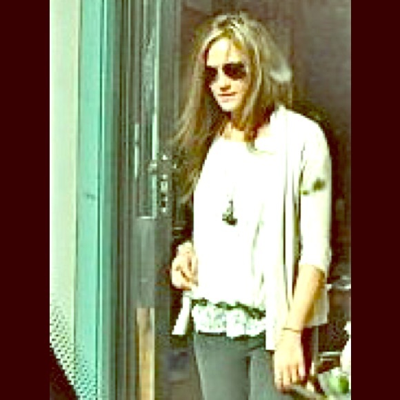 Meet your Posher, Emily - Picture 2 of 2