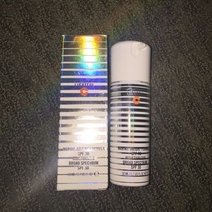 Brand new authentic MAC moisturizer on sale!