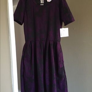 BNWT Large Amelia Lularoe