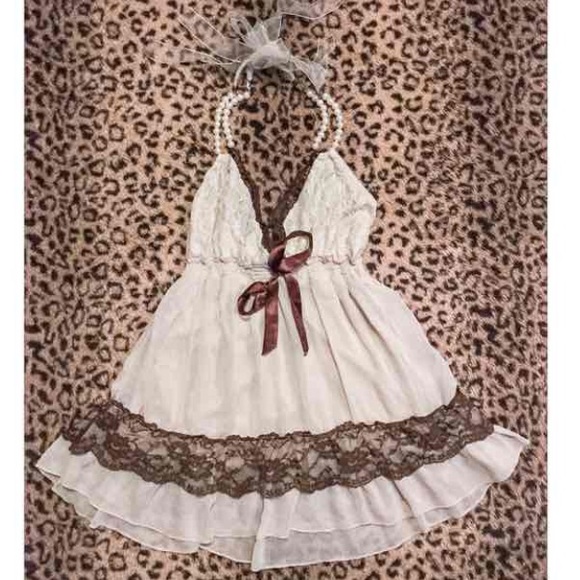 ❗️ISO❗️👀 Pearl and lace embroidered baby doll top