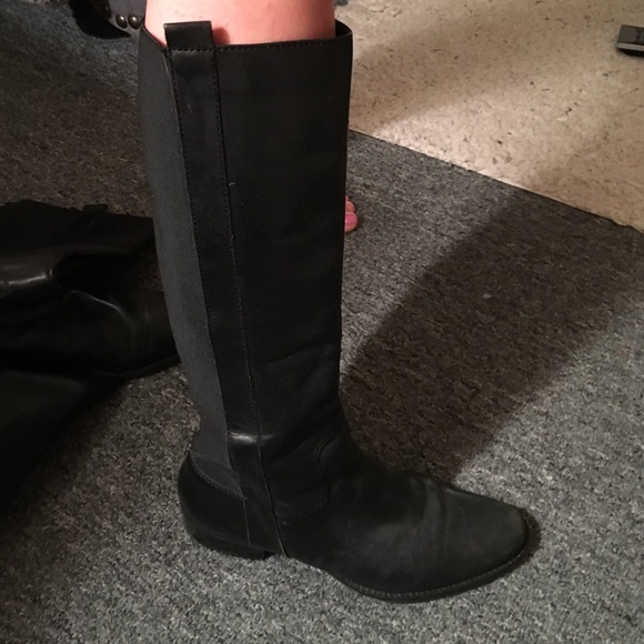 Beautiful leather black boots from Brazil