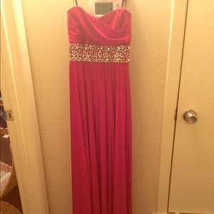 Red floor-length Dress