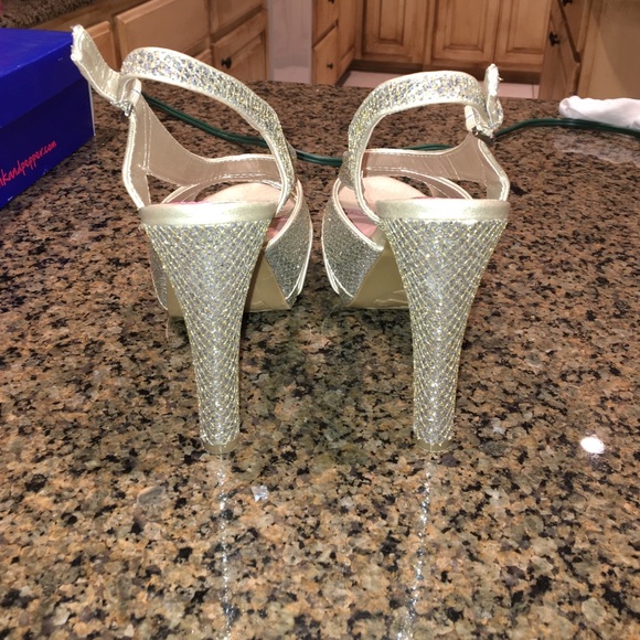 Formal Heels - Picture 2 of 4