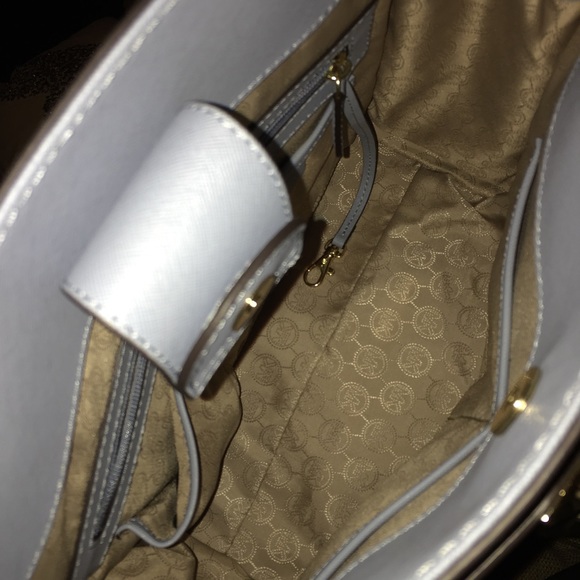 SOLD 👜🎀 Light Blue MK Hamilton - Picture 3 of 4