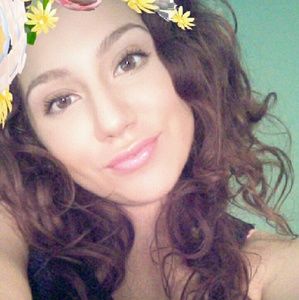 Meet your Posher, Ariana