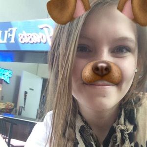 Meet your Posher, Amelya