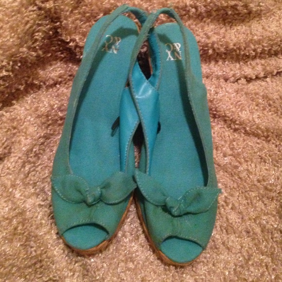 Peep toe wedge sandal - Picture 1 of 4