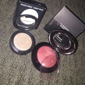 Brand new authentic MAC blush and pressed pigment!
