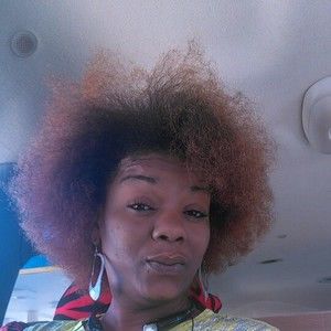 Meet your Posher, Carla