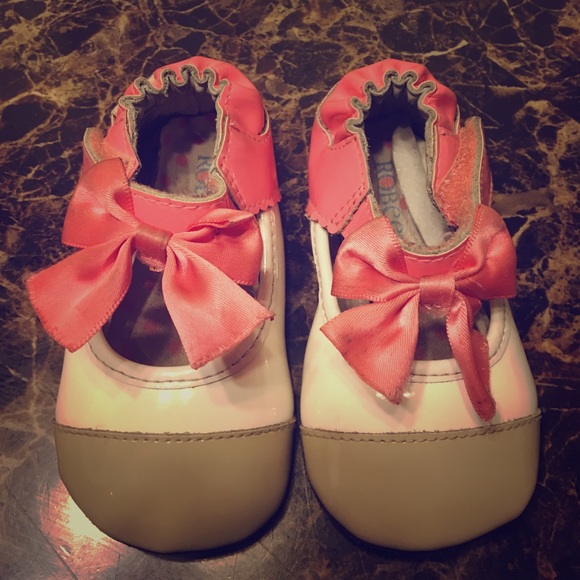 Robeez baby girl flats