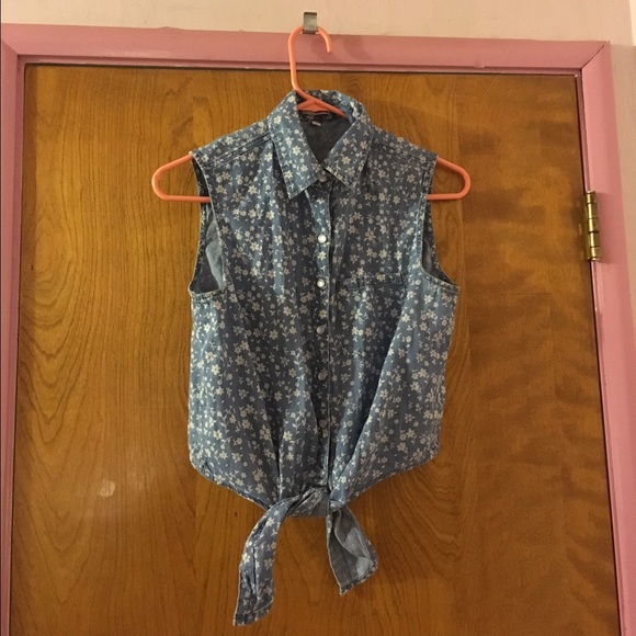 Chambray tie up shirt with small white flowers