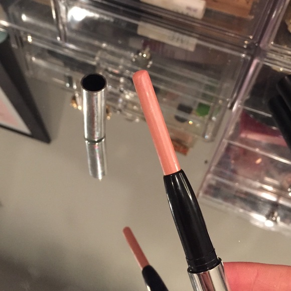 Sold! ✨BUXOM Big & Healthy Lip Stick in London - Picture 2 of 4