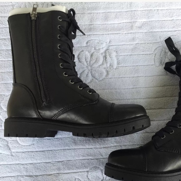 NEW STEVE MADDEN MADDEN GIRL REXX LACE UP BOOTS - Picture 2 of 3