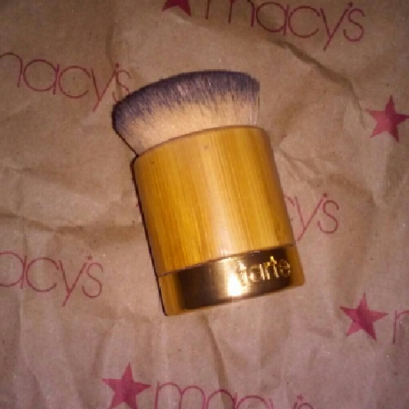 Tarte kabuki brush