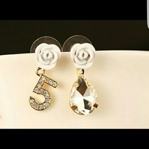 No 5 rhinestone silver earrings