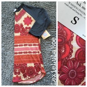 LuLaRoe Randy baseball t. NWT, size small