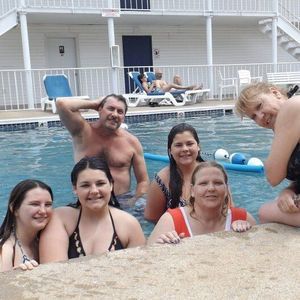 Meet your Posher, Joy