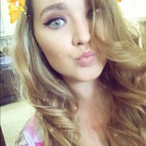 Meet your Posher, Brooke