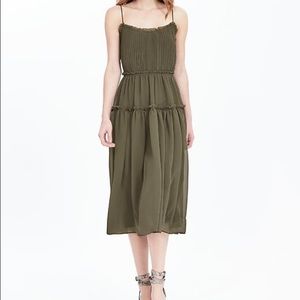 BR green dress. Great condition