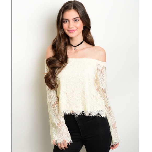 ❤️HP❤️ Off the shoulder lace top NWOT - Picture 2 of 5