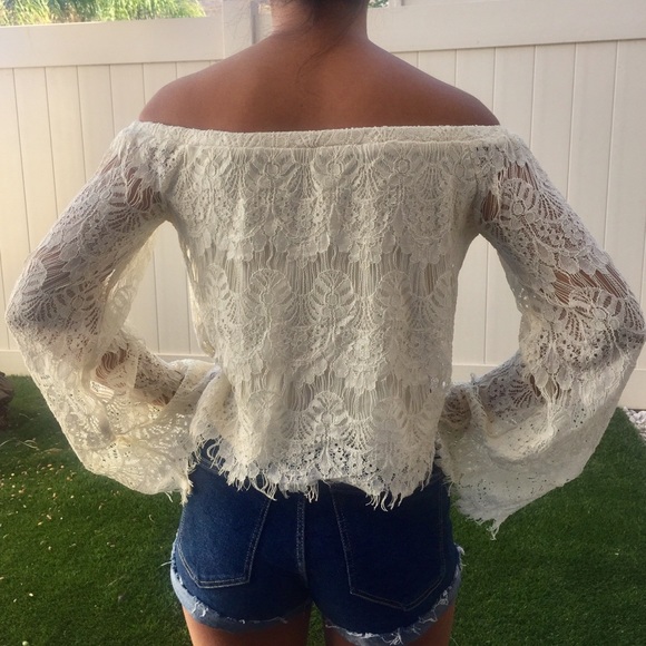 ❤️HP❤️ Off the shoulder lace top NWOT - Picture 3 of 5