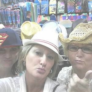 Meet your Posher, Chrystal