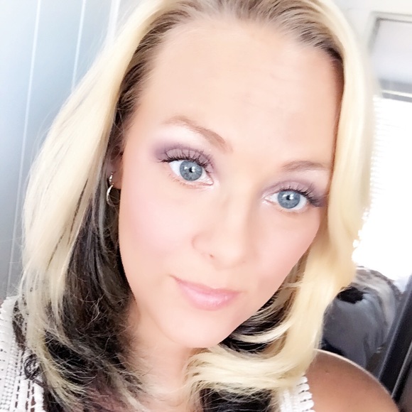 Meet your Posher, Shelley - Picture 4 of 4