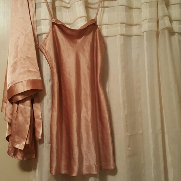 Jones New York Camisole & Robe