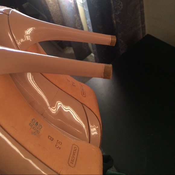 Genuine Coach Starla Heels - Picture 3 of 4