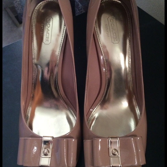Genuine Coach Starla Heels - Picture 4 of 4