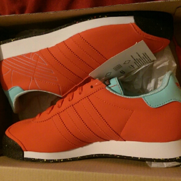 Samoas - Picture 2 of 2