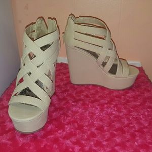 Nude wedges
