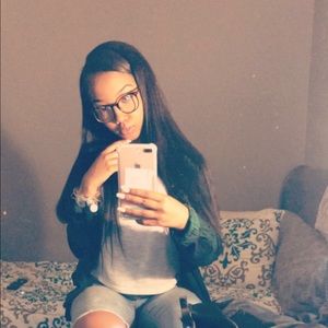 Meet your Posher, Ria