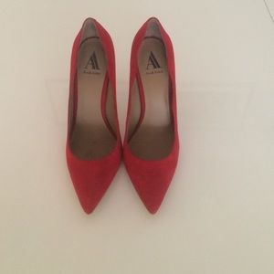 Fabulous pair of red heels