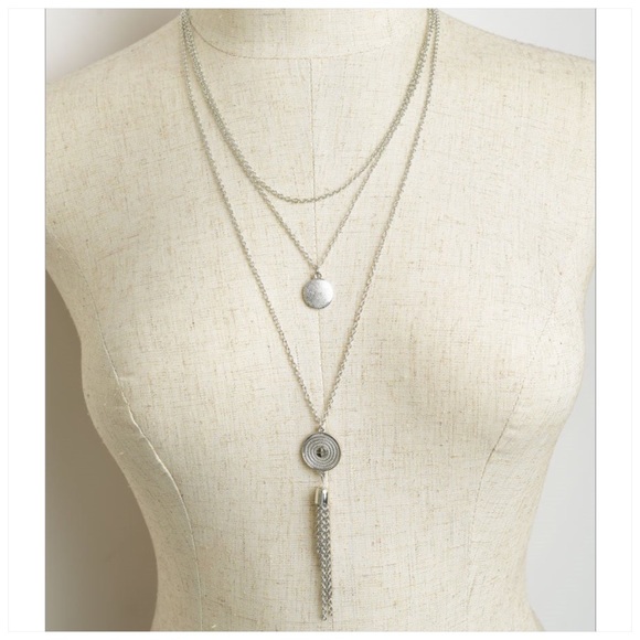 CupofTea Jewelry - 🆕 Silver tone tassel layered necklace