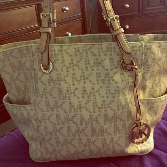 Michael Kors purse