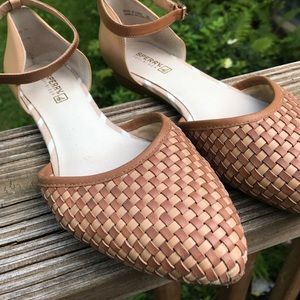Sperry soft pink woven flats size 6