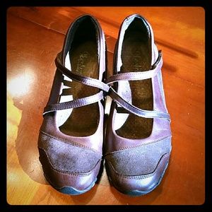 Skechers adorable Mary Jane's