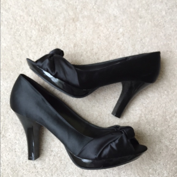 Fergalicious black bow peep toe heels