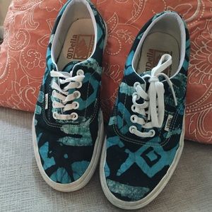 Vans sneakers!!! Blue tropical print. Good shape!