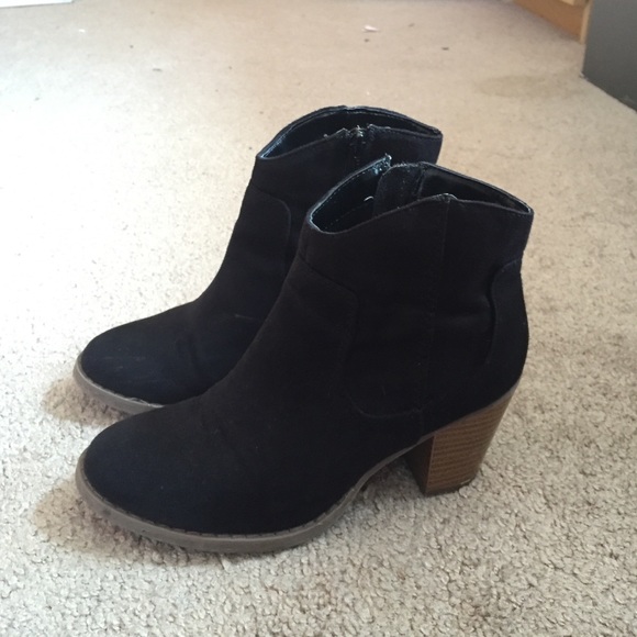 Old Navy Shoes - Old Navy Suede Heeled Booties