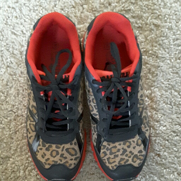 Leopard print tennis shoes