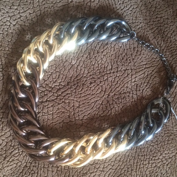 Elegant necklace