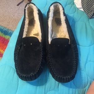 UGG Black Dakota slippers!