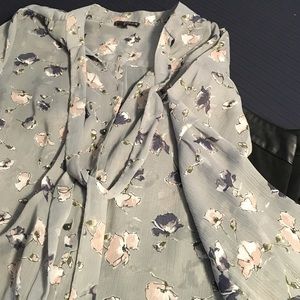 Express floral blouse size small