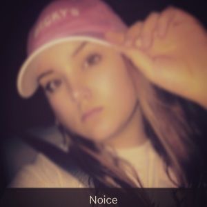 Meet your Posher, Chloe