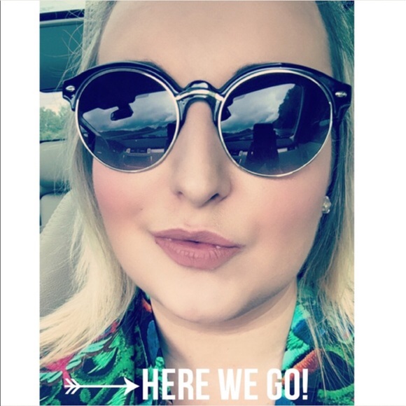 2 Left!! Black Round Frame Sunnies - Picture 2 of 3