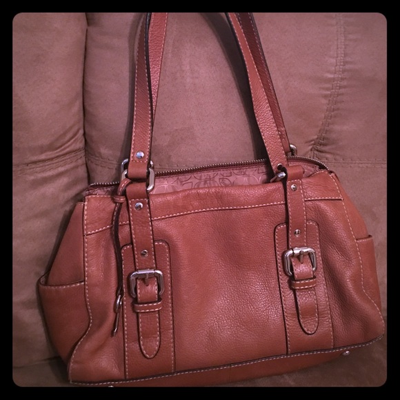 Fossil leather purse! EXCELLENT condition